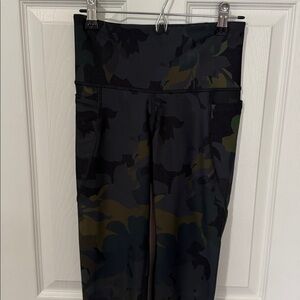 Old Navy Active Camo Leggings